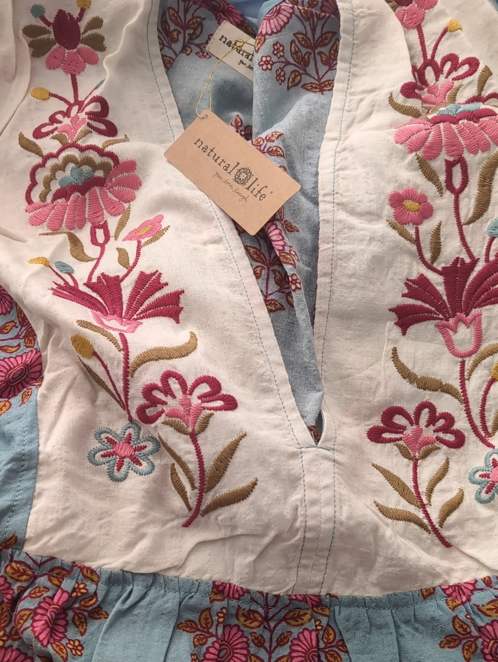 Natural Life Embroidered Stella V-neck Dress- XL - Picture 7 of 7